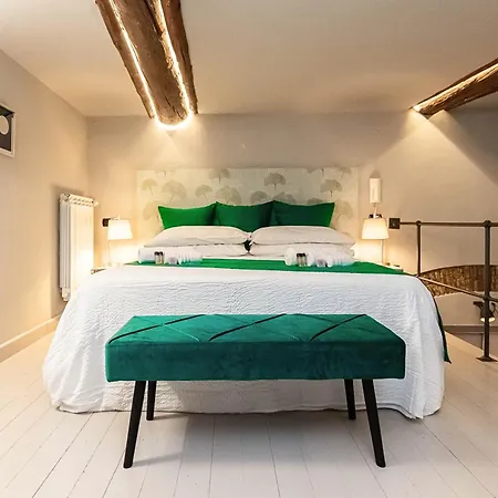 Urban Style Downtown Metro & Aquarium 300m Away Apartment